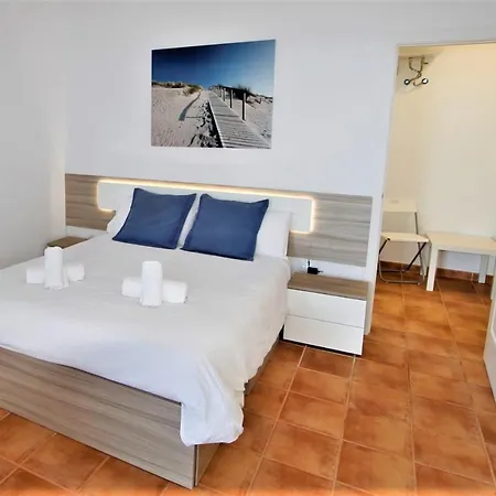 Vacacional Con Balcon La Vela *